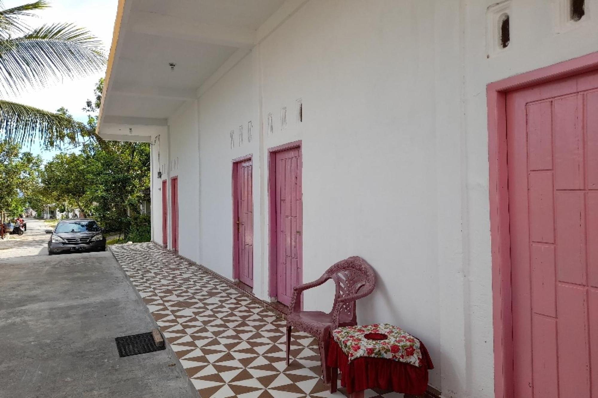 Oyo Homes 91248 Desa Wisata Banding Agung Danau Ranau Esterno foto